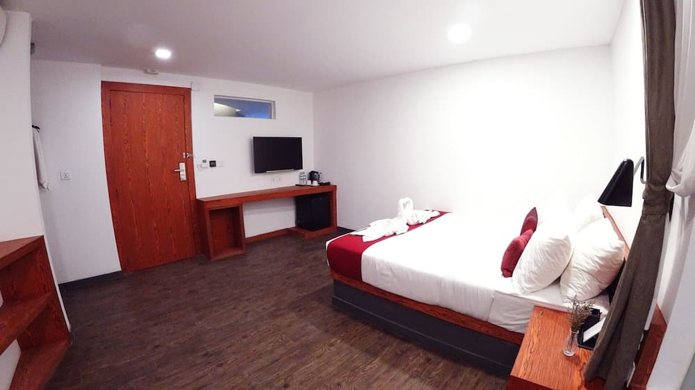 Hotel Records photo 6