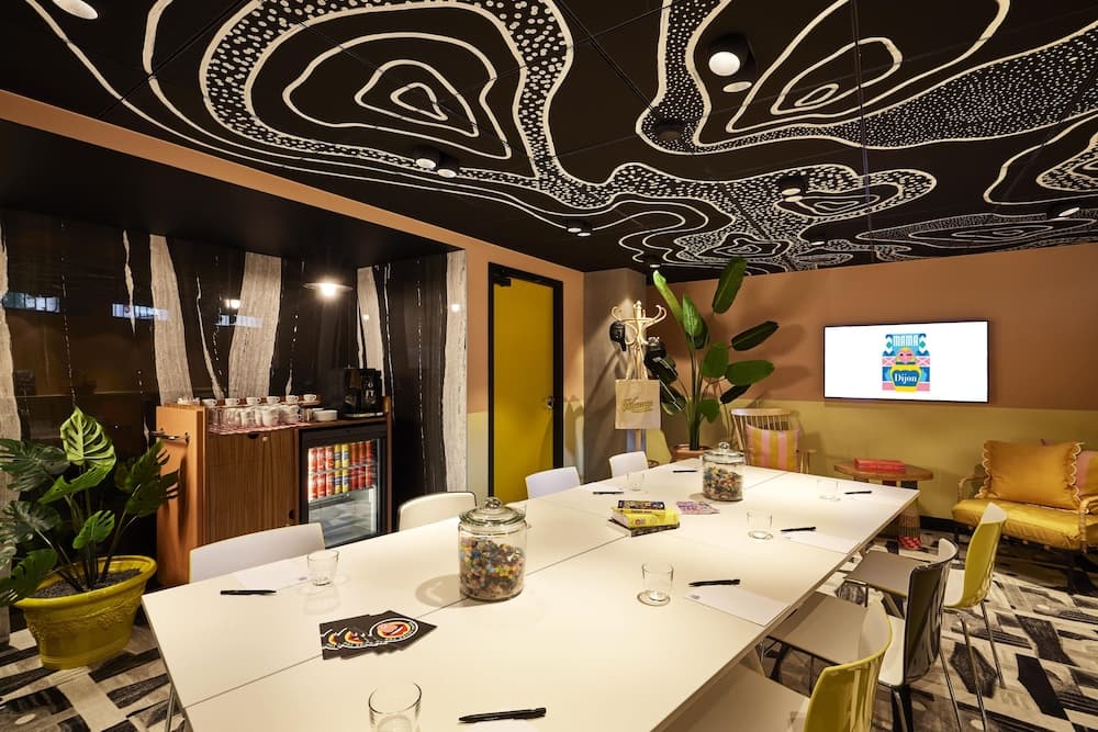 meeting & event spaces