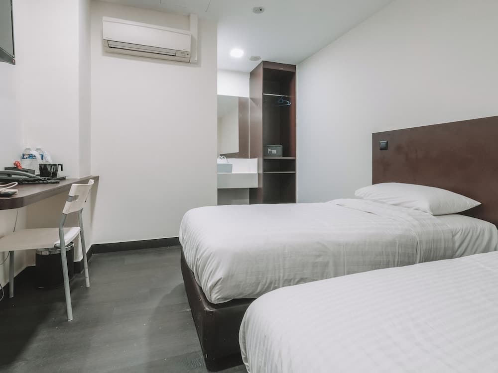 A Hotel Desker Stay from 10PM to 9AM photo 7