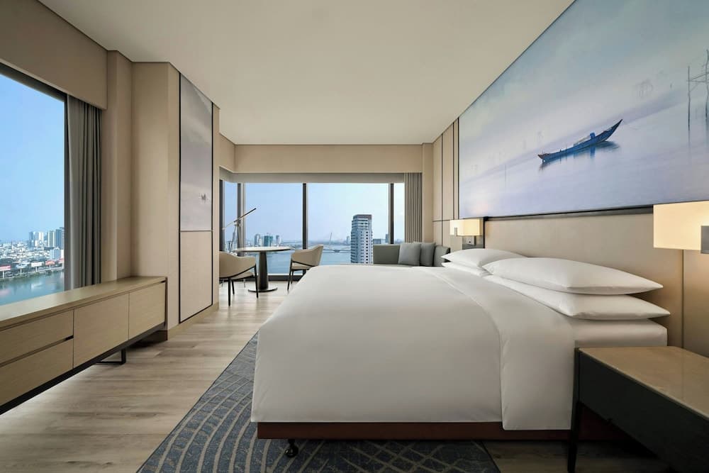 Courtyard by Marriott Danang Han River photo 3