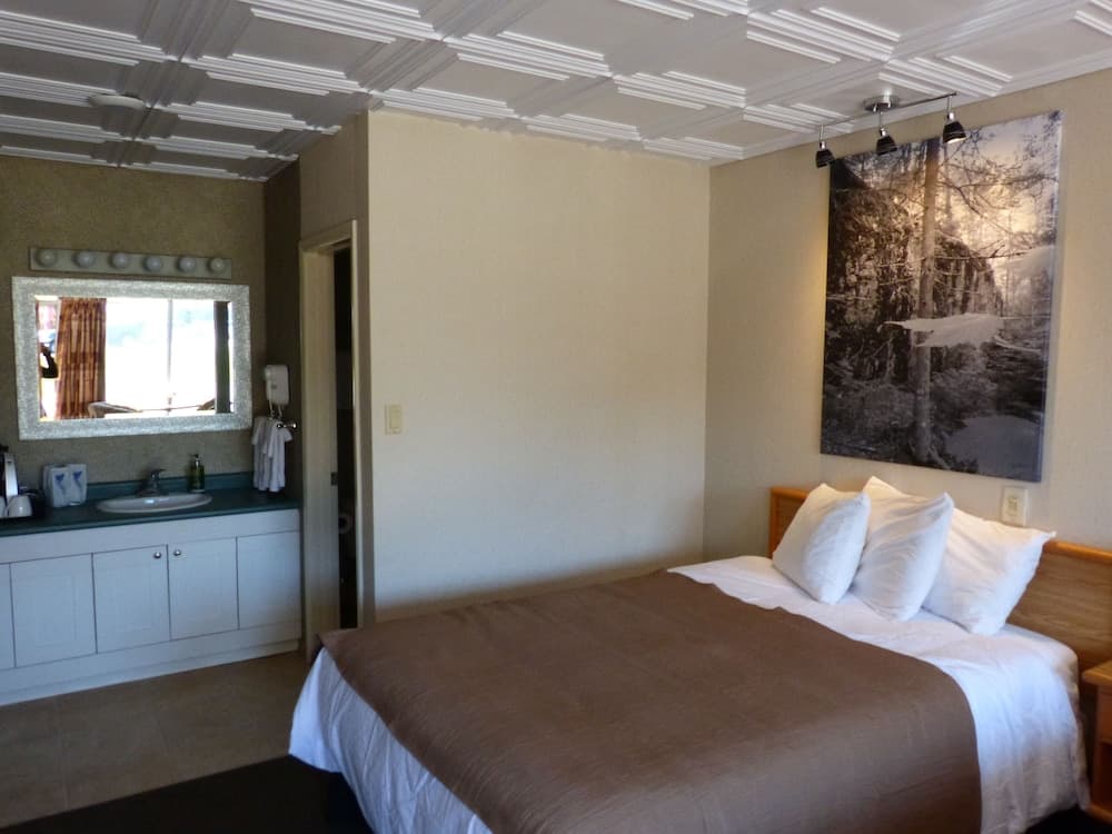 Catalina Motel photo 6