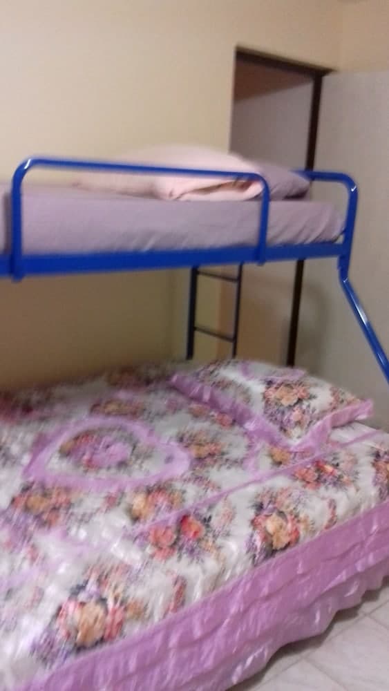 Sue's apt. photo 8