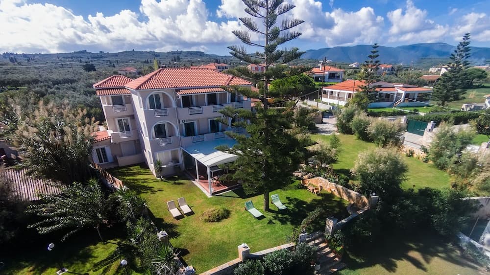 Stefania Apartments photo 4