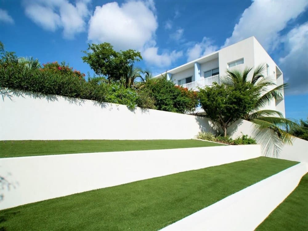 Penthouse 2BR 2bth Apt w Rooftop Pool Near Beach photo 5