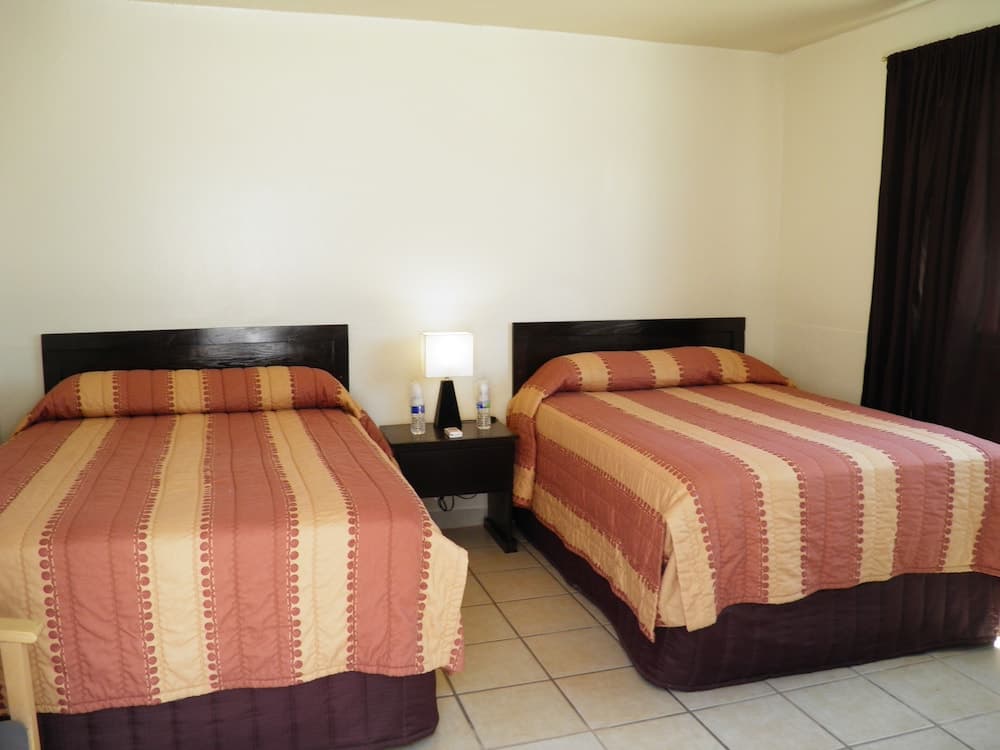 Seaside Hotel & Victor's RV Park photo 7