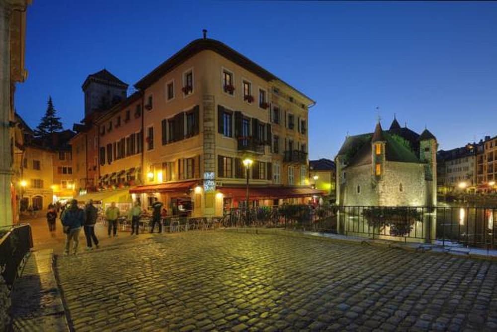 Campanile Annecy Centre - Gare photo 9