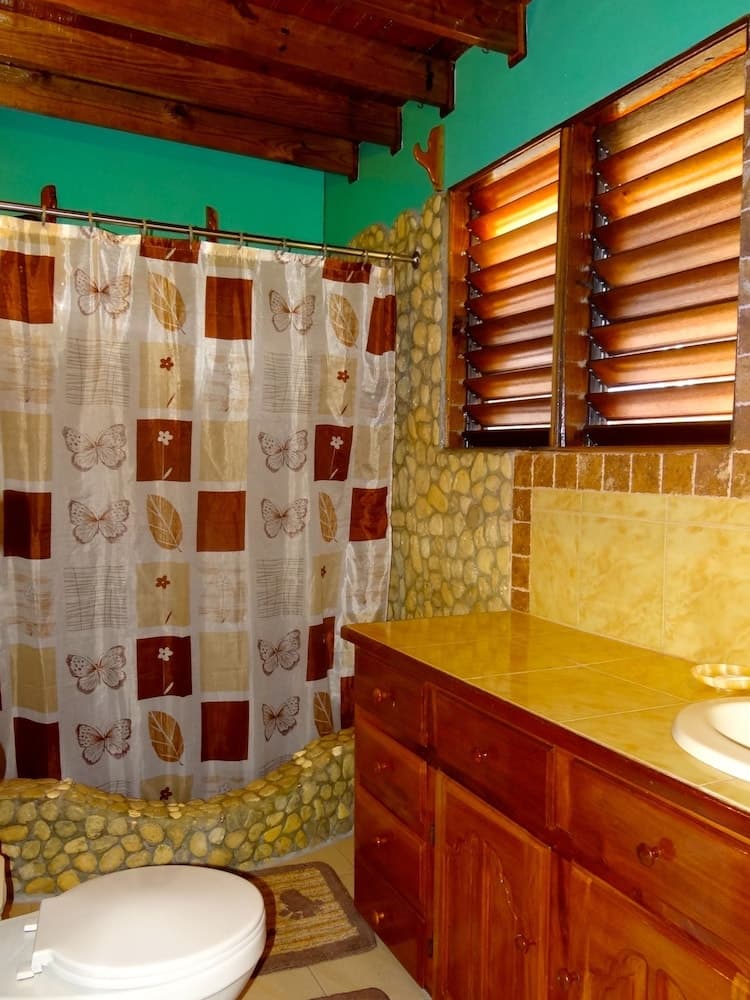 Little Bay Cabins photo 5