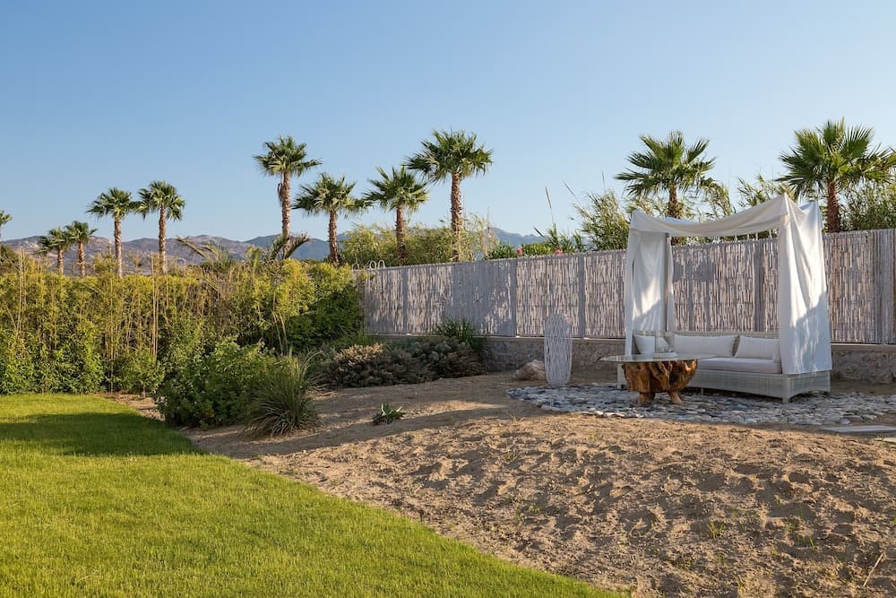 White Pearls Luxury Suites - Adults Only photo 2