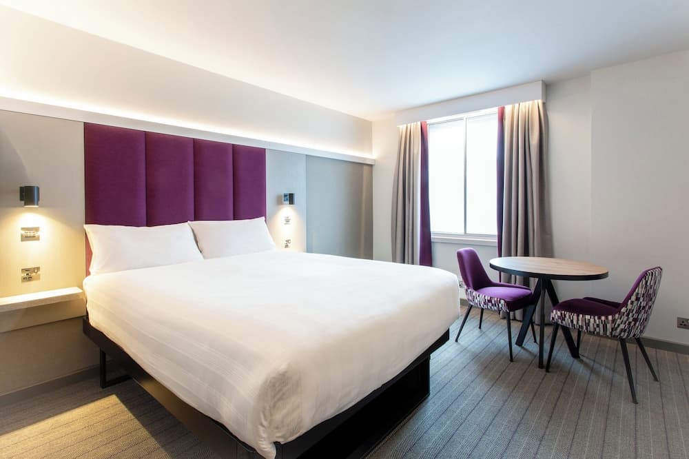 Premier Inn Swindon Town Centre photo 9