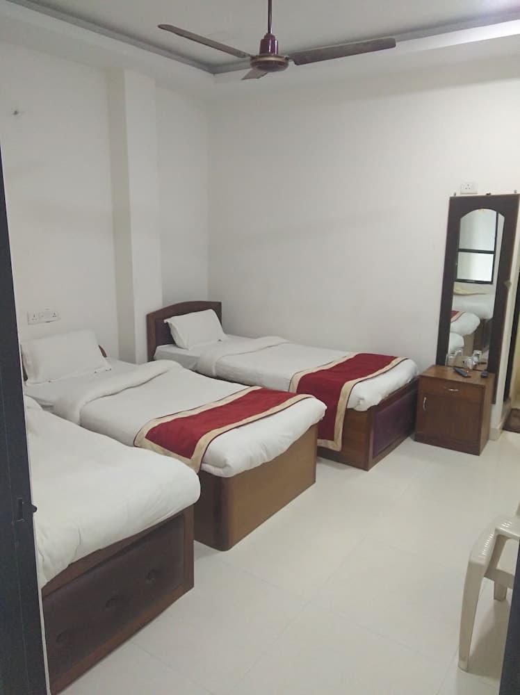 Hotel Suramma photo 2