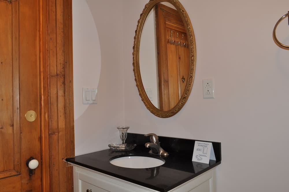 Holman's Heritage Suites photo 5