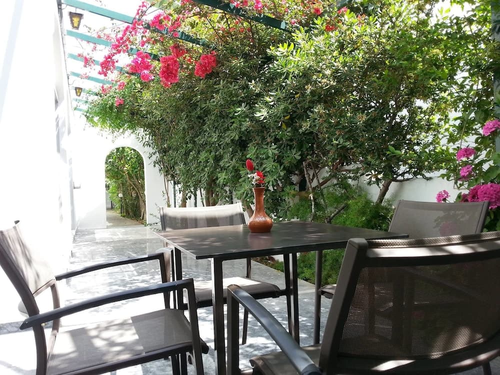 Karis Hotel photo 4