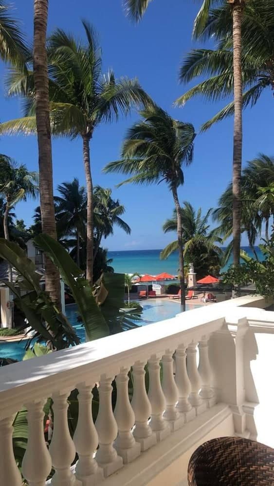 Luxury 1-bed Apartment in Montego Bay photo 5