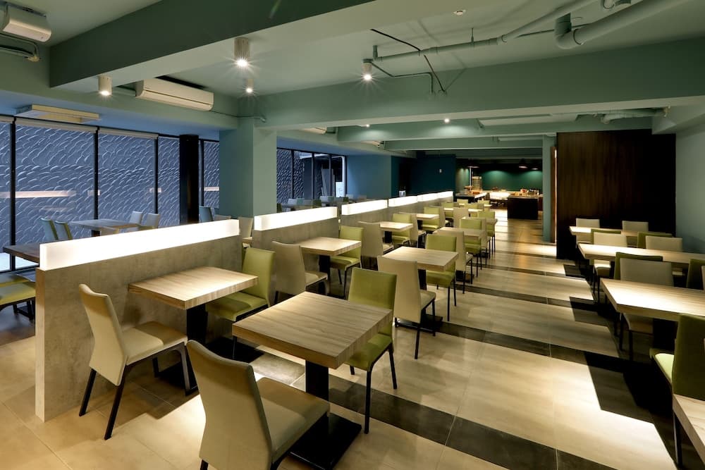 KUN Tour Hotel Feng Chai photo 2