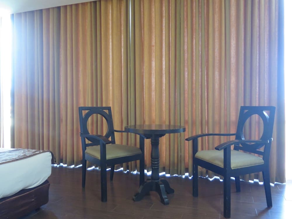 The Ritz Hotel at Garden Oases photo 9