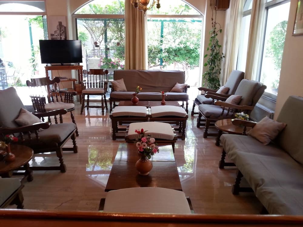 Karis Hotel photo 5