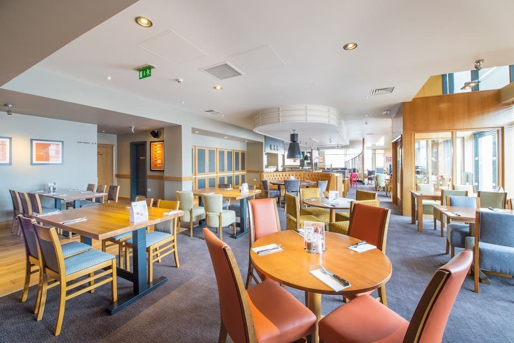 Premier Inn Swansea Waterfront photo 6