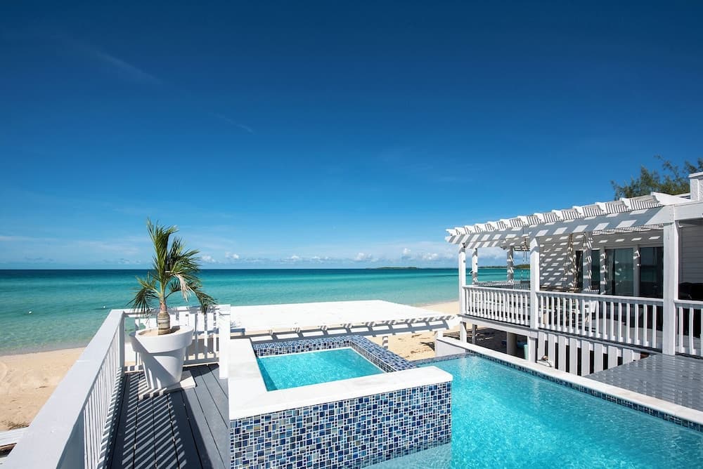 Secluded Luxury: New Beachfront Home With Pool photo 9