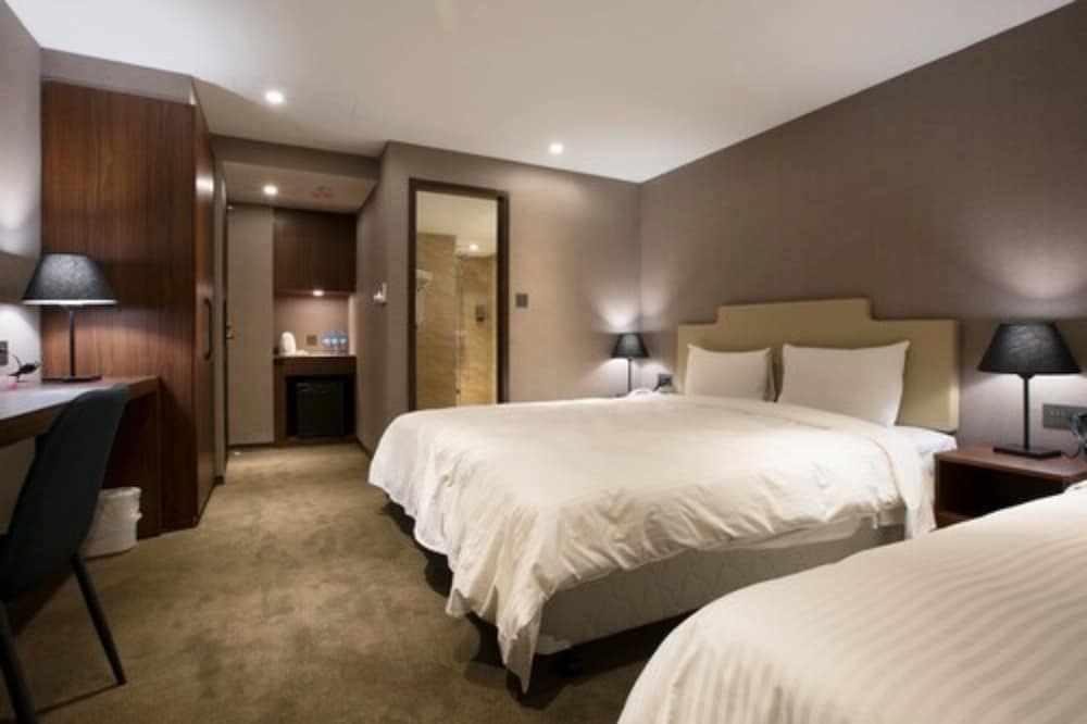 Noble Hotel photo 3