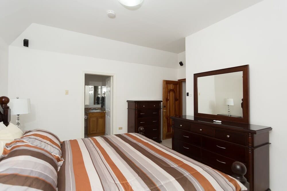 New Kingston Guest Apt at Fairway photo 9