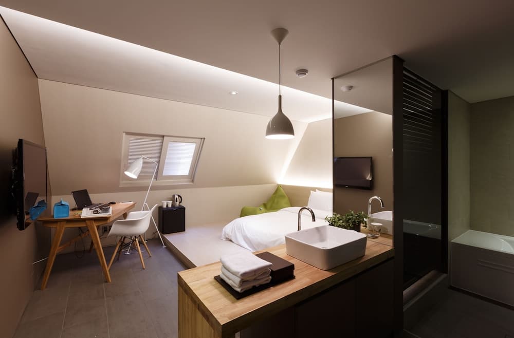 H Hotel Seocho photo 4