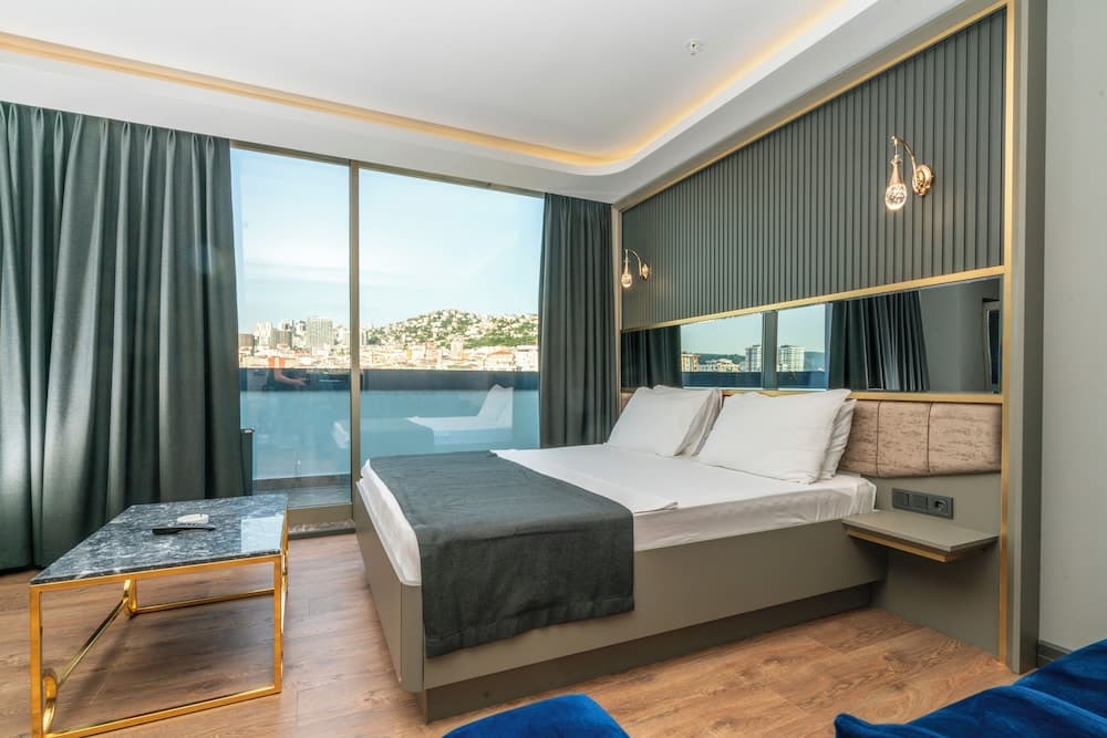 216 Ruby Suite photo 5
