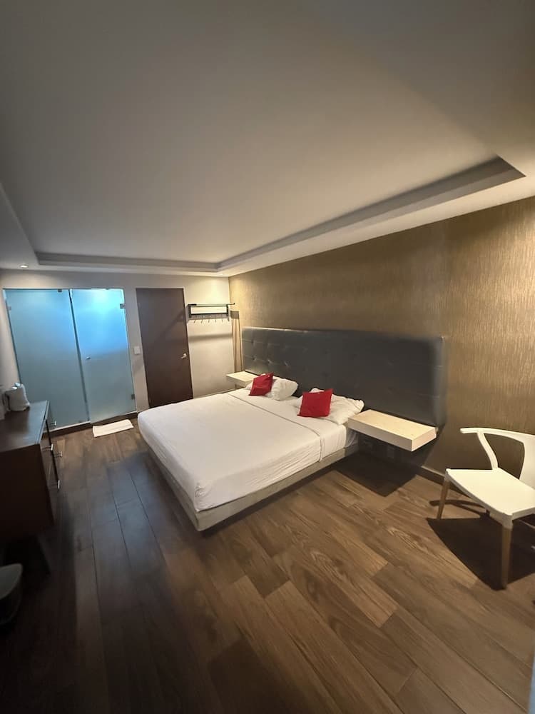 hotel 202 photo 5