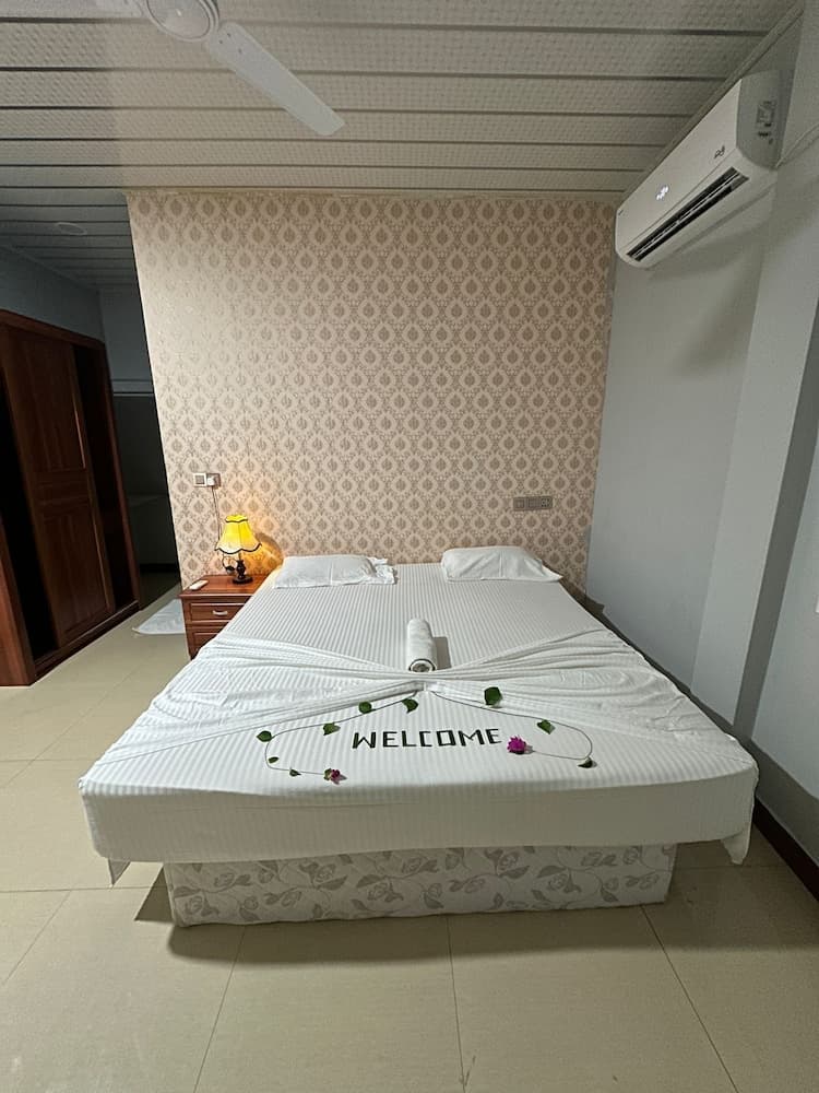 NikainnHimandhoo photo 6