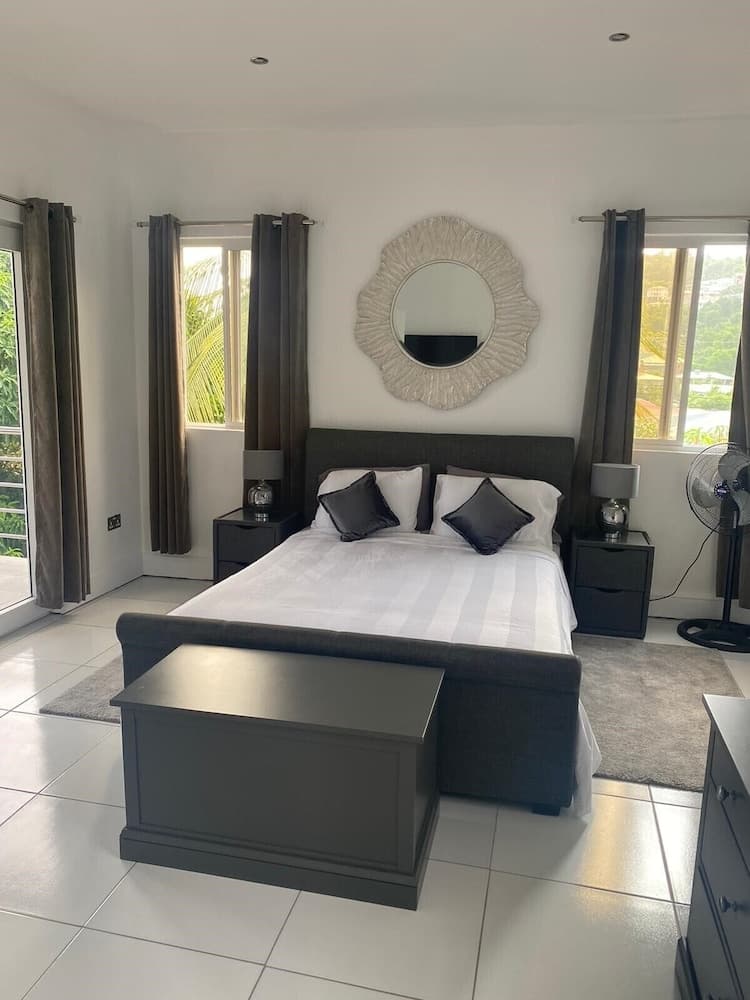 Stunning 3-bed Apartment in Rodney Bay photo 5