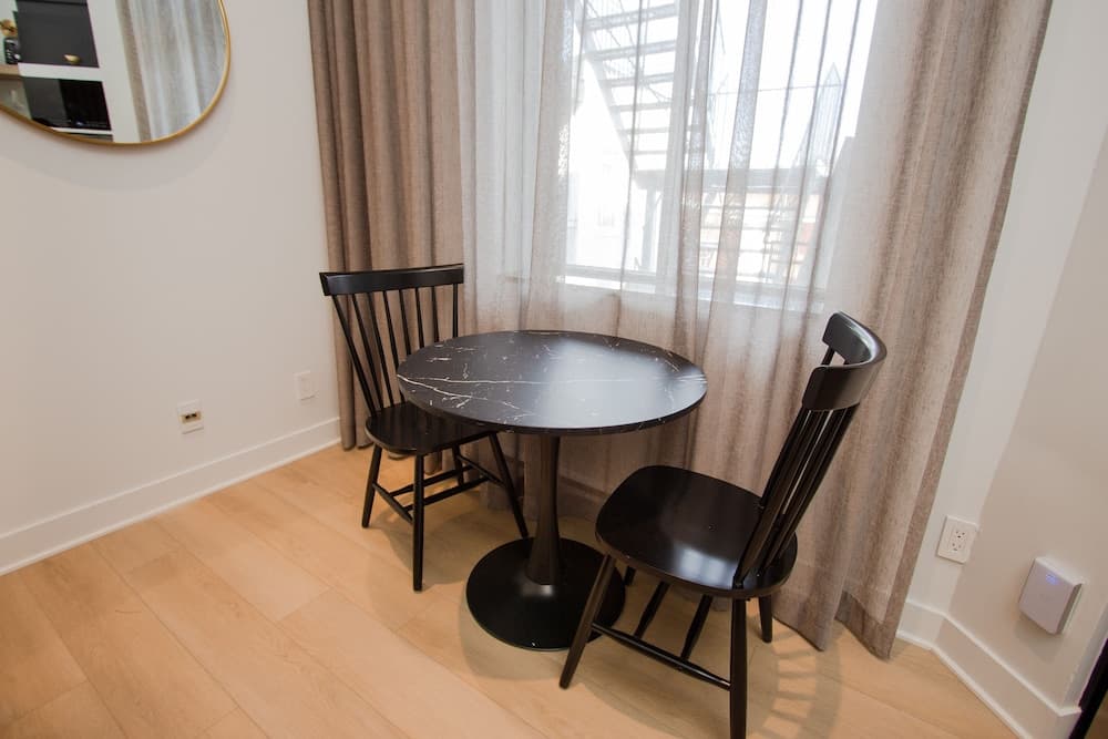 Unique Stays - 4119 St-Denis photo 5