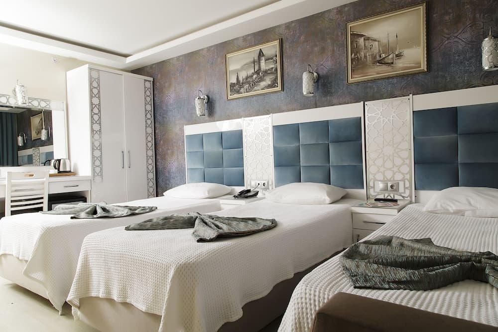 River Hotel photo 8