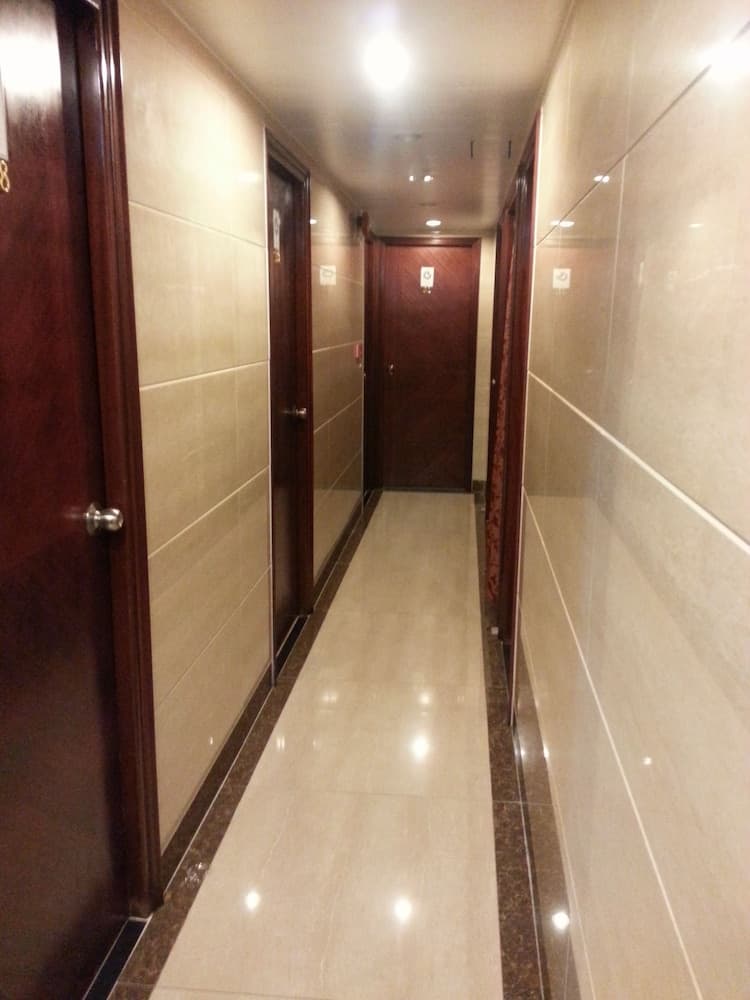 Maple Leaf Guest House