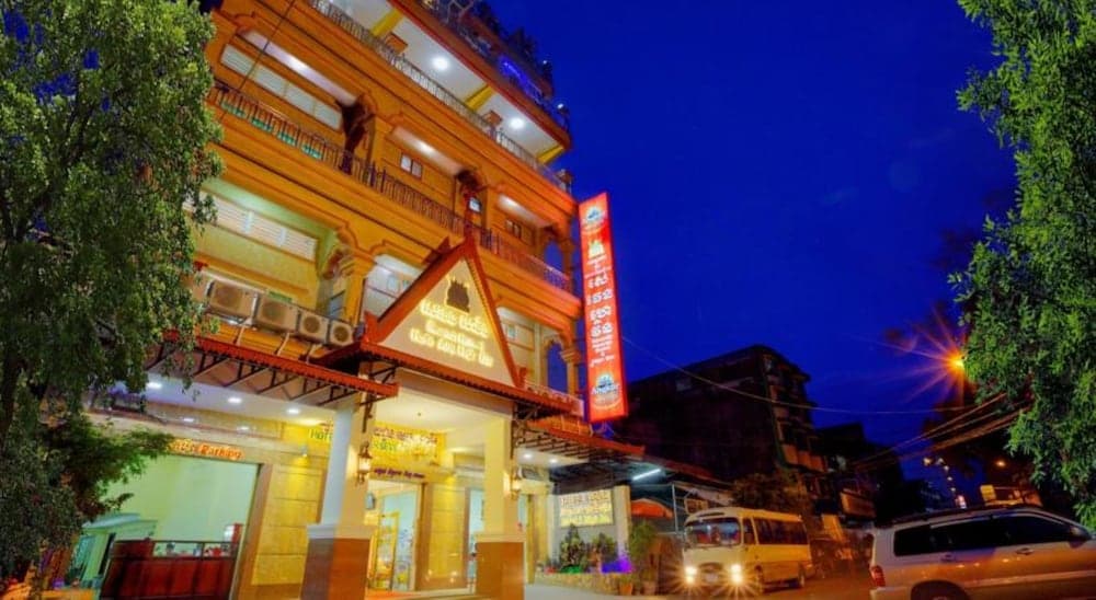 Seventh Heaven Hotel and High Bar photo 7