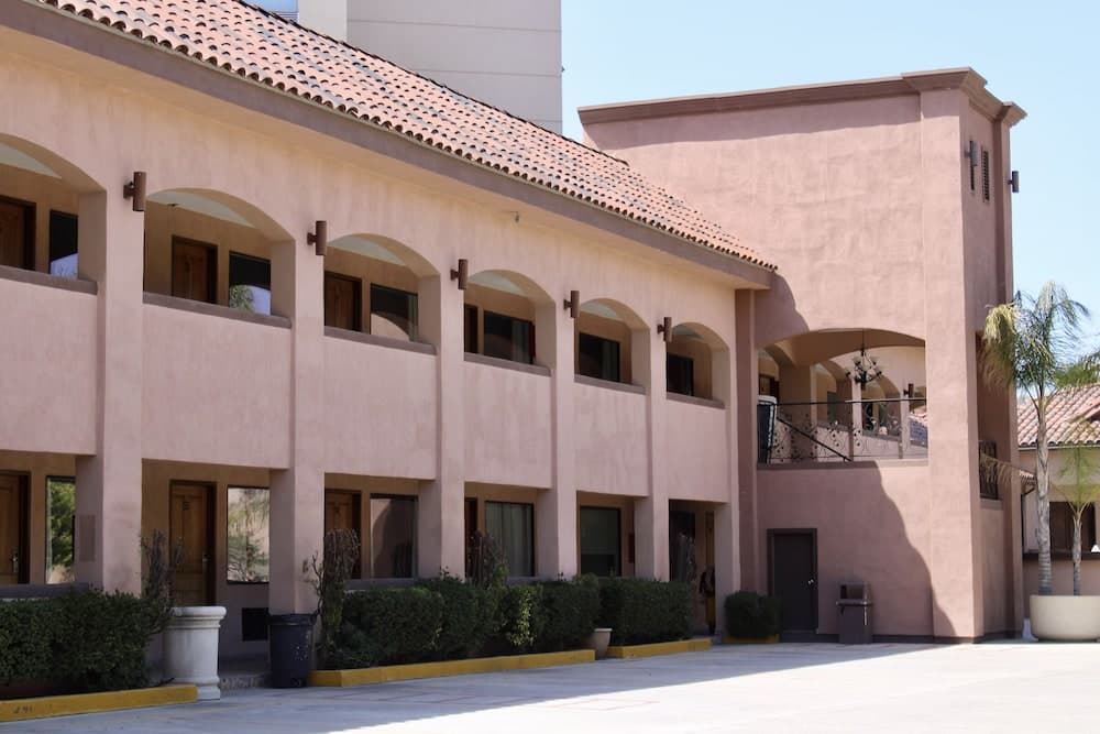 Estancia Inn photo 7