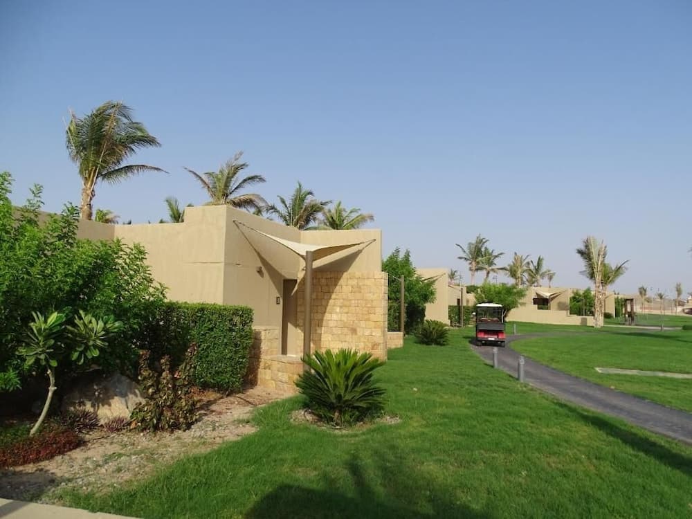 Royal Lazure Resort