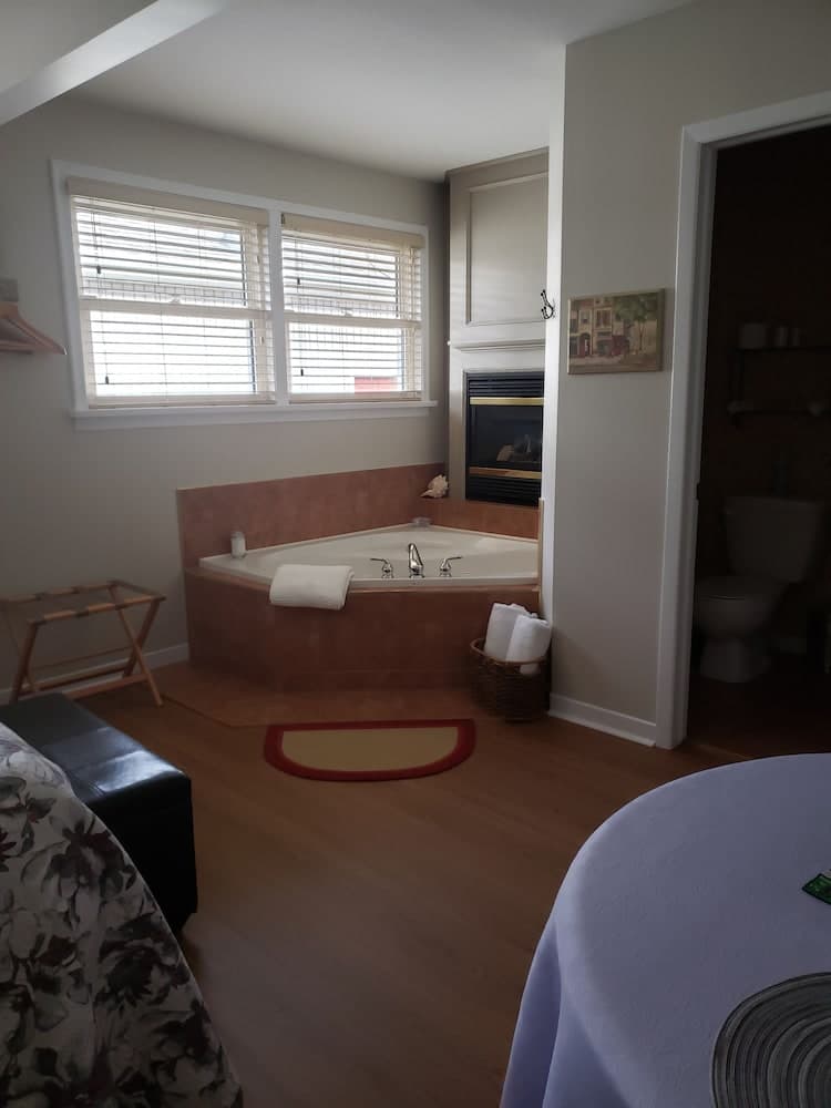 627 On King Bed and Breakfast photo 9