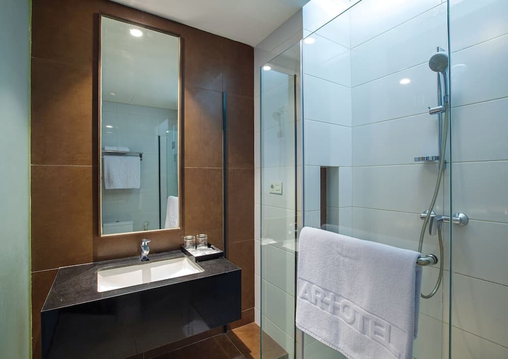 Miers Kuningan ARTOTEL Curated photo 3