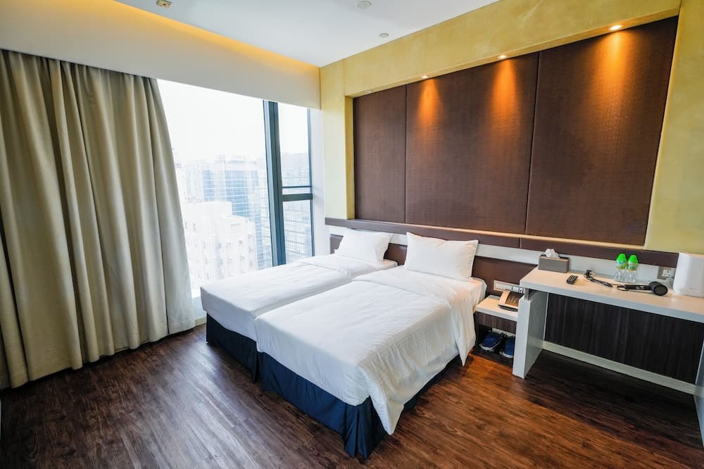 Epoch Hotel photo 7