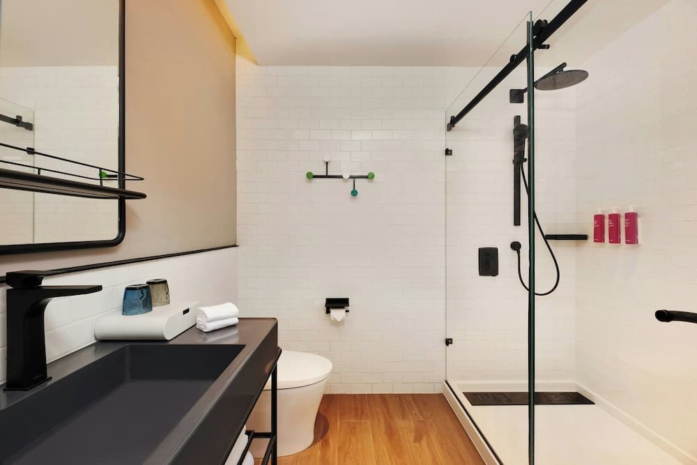 Moxy Shanghai Putuo photo 4