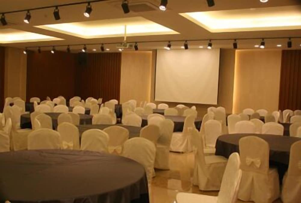 meeting & event spaces