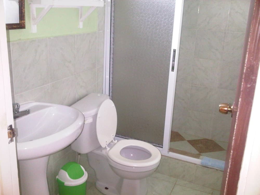 Treasure's Comfort Inn photo 7