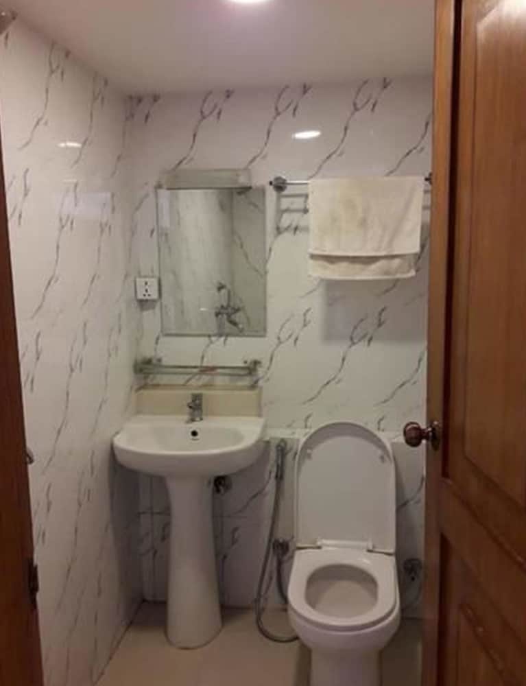 Saanvi Hotel photo 8
