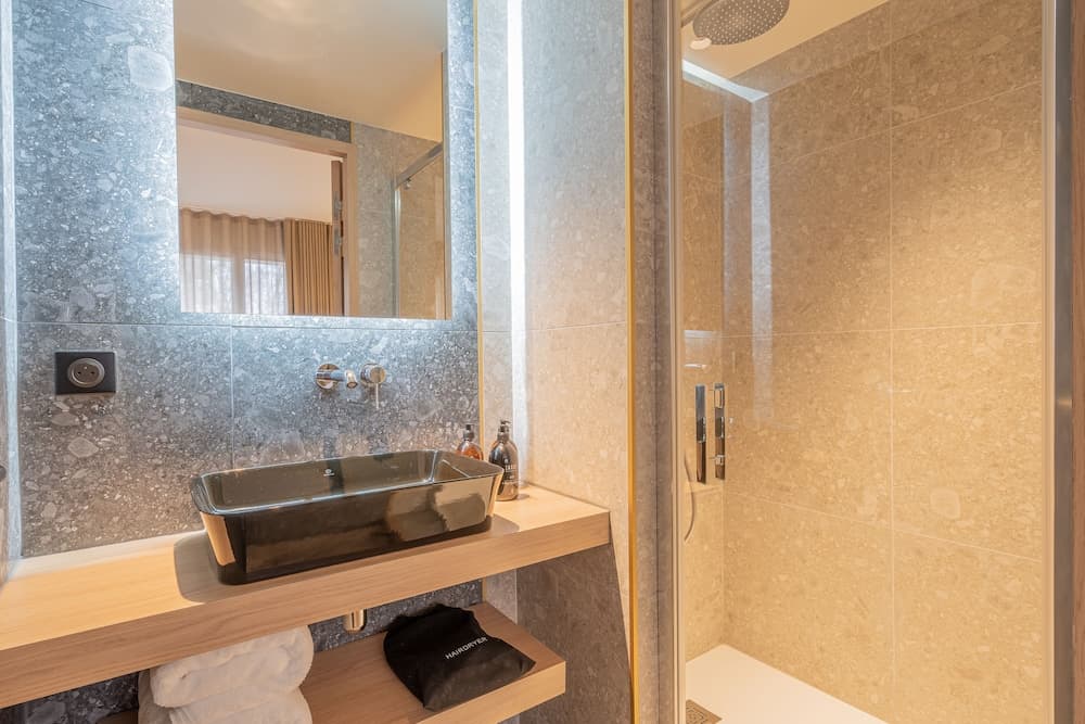 Yuna Porte Maillot - ApartHotel photo 6