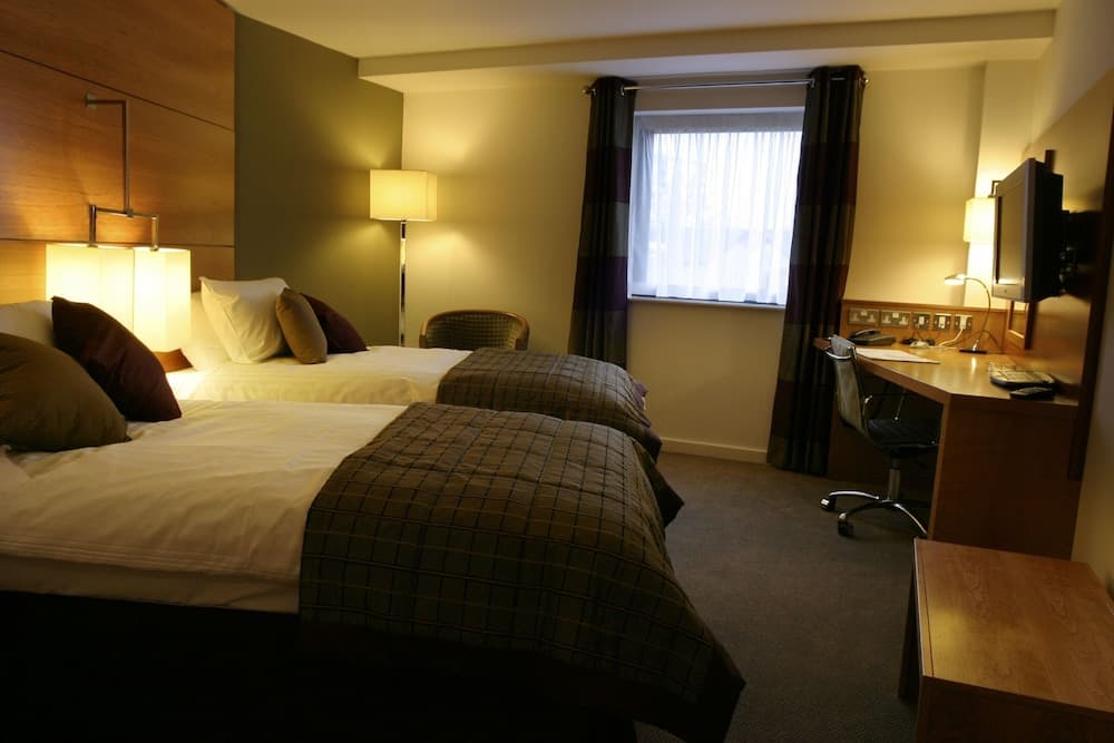 Ramada Plaza by WyndhamWrexham photo 6