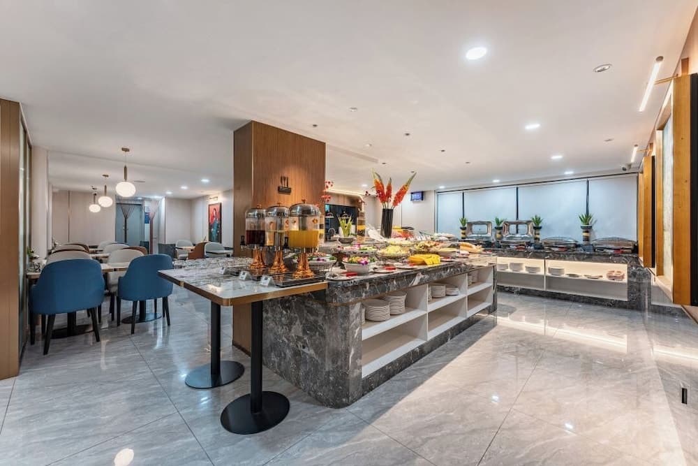 Lan ou Hotel East Gate photo 9