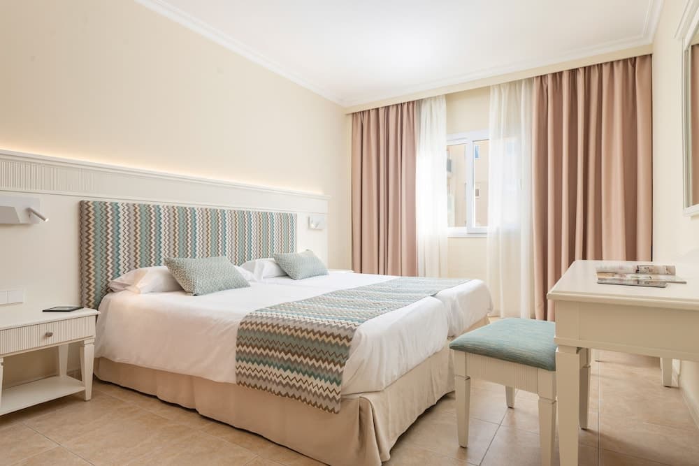 Aparthotel Can Picafort Palace photo 3