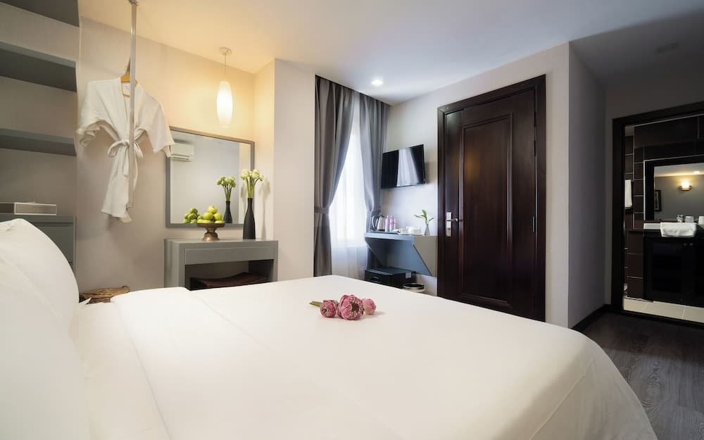 F L G Hotel photo 8