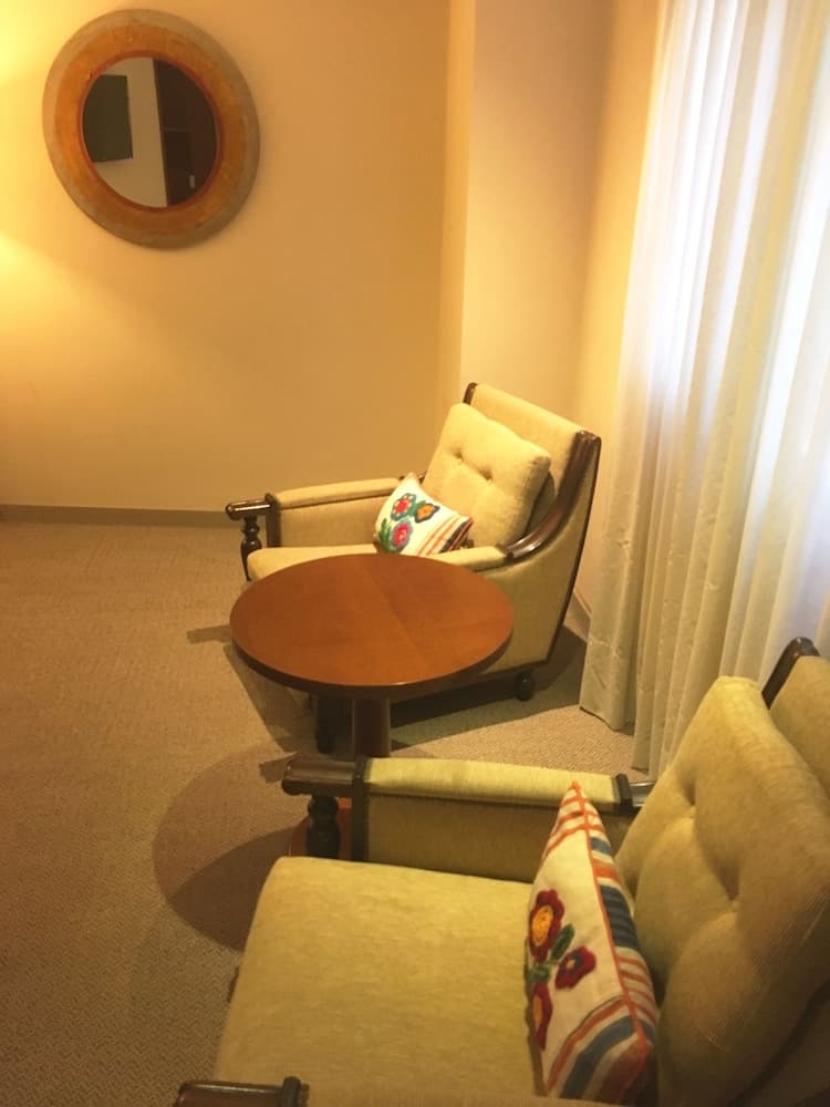 Howard Johnson by Wyndham Yerba Buena photo 4