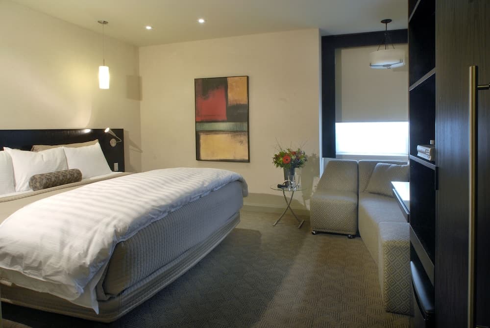 The Shaw Club Hotel photo 3