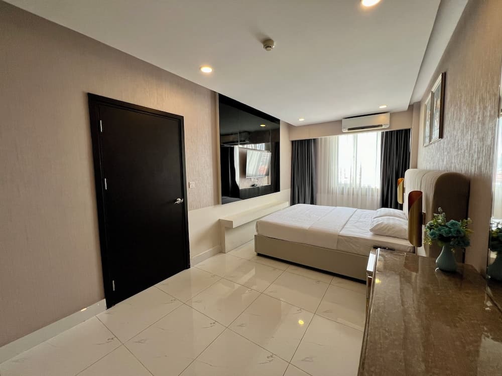 APARTMENT 1BR FREE POOL GYM STEAM&SAUNA photo 9